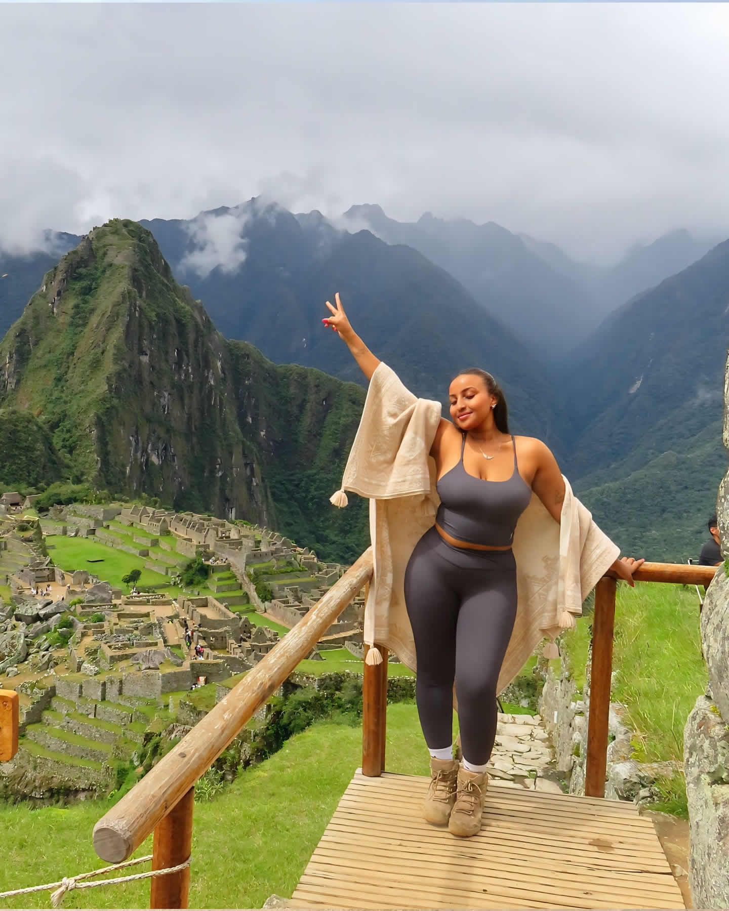 machu picchu entrada aguas calientes