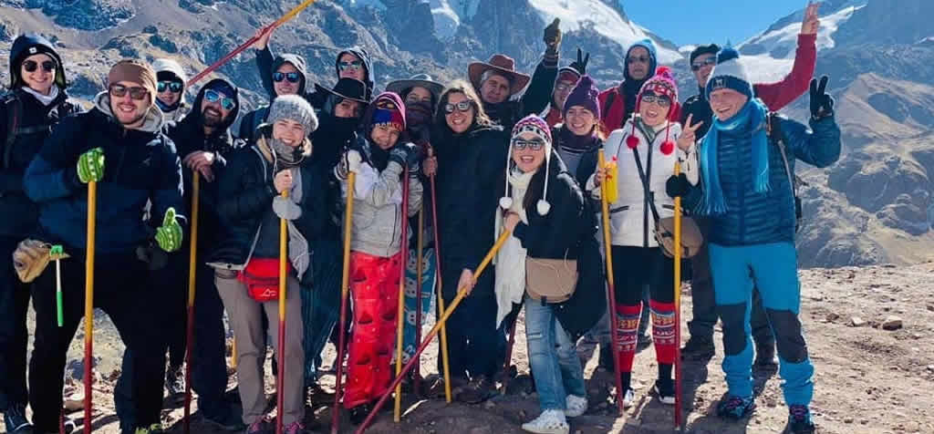 trek rainbow mountain cusco